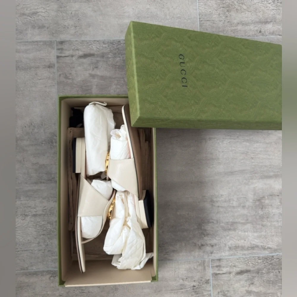 Gucci Blondie GG Logo Leather Thong Flip Flop Flat Sandals Shoes Size 7 NWT - Picture 16 of 16